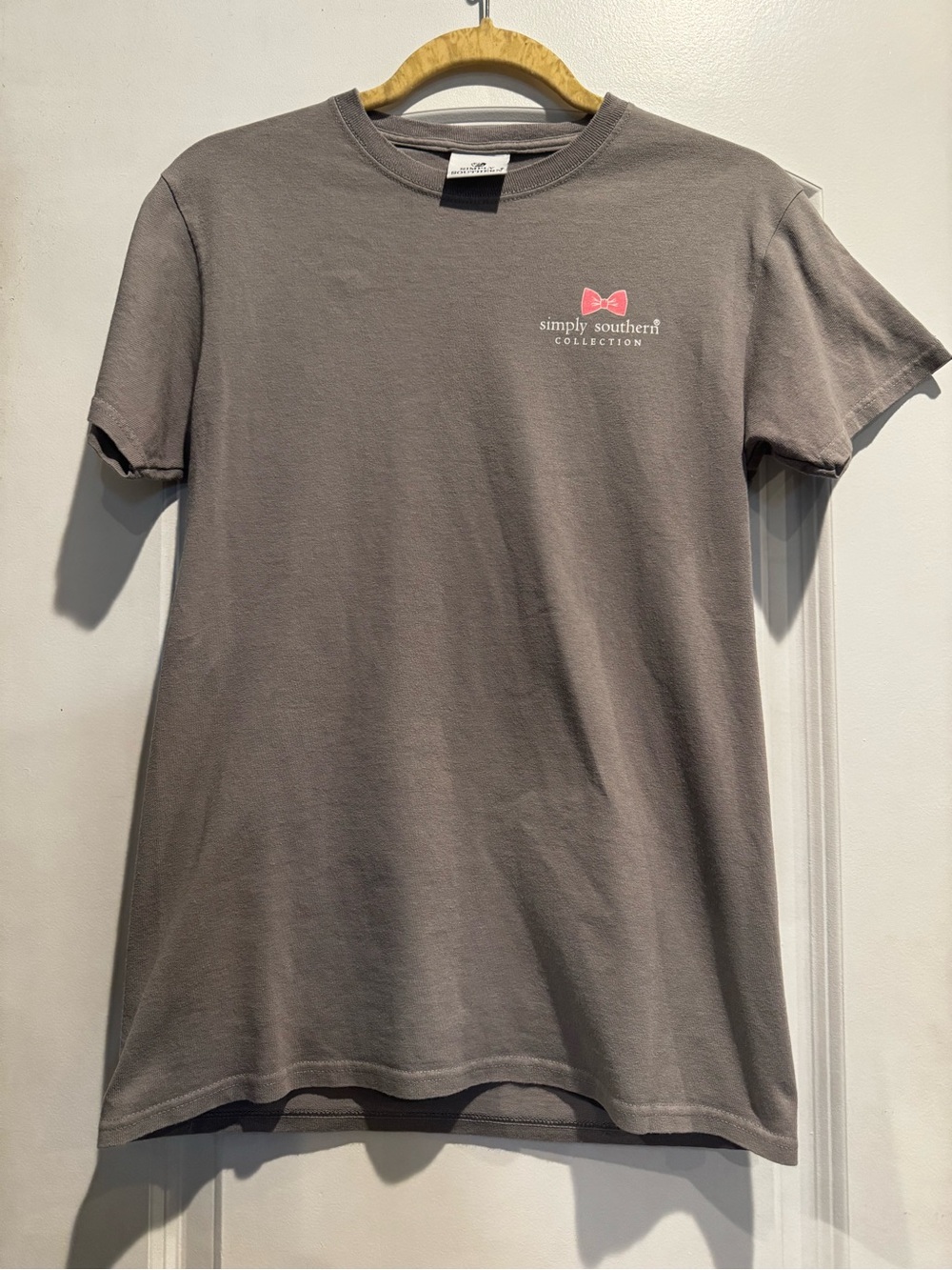 Simply Southern Small Kentucky I Love It Here Gray Graphic T-Shirt